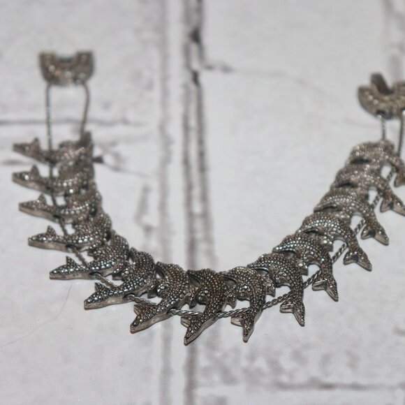 Beautiful silver dolphin charm bracelet 7.5" - Picture 1 of 5
